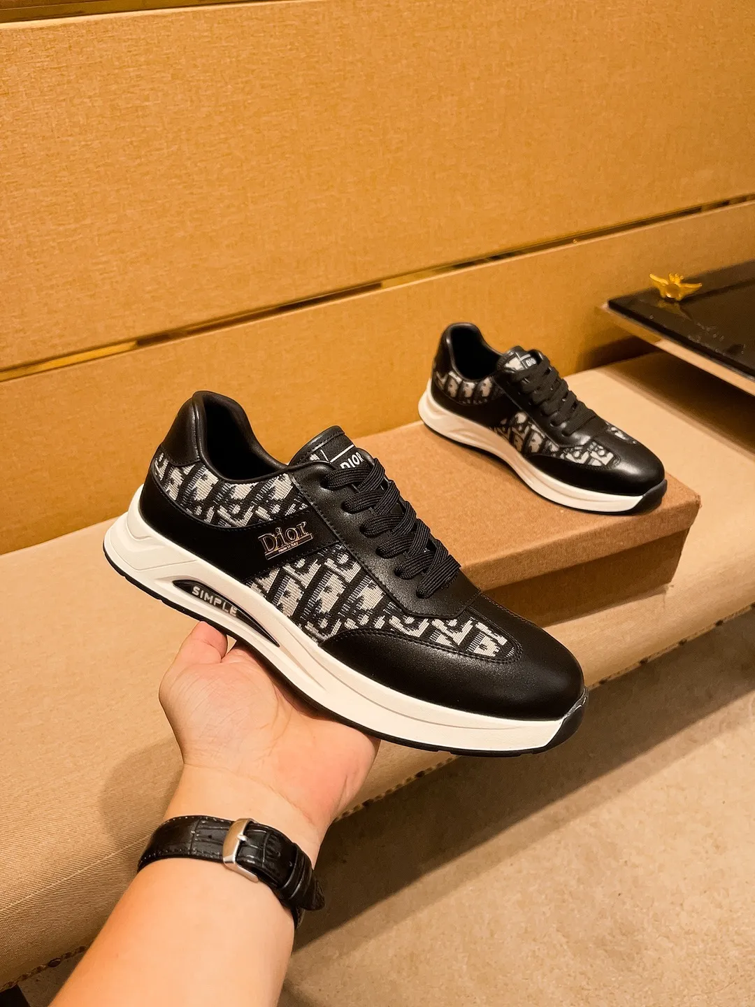Men's shoes 💰 420💰🔥【Dior】🔥High-end brand of men's shoes official website 1:1 latest masterpiece: the upper is made of Italian imported first-layer cowhide with technical cloth fabric, the original comfortable and breathable lining ➕the original non-slip and wear-resistant outsole🔥, making walking more convenient and comfortable! An exclusive new model, a stunning work, a beautiful 1:1 replica [color] compared to the official quality! Create a fashionable personality to set off your uniqueness! A must-have for trendy men! Classic🔥Size: 38-44 Color: 🔥 2⃣️colors available🔥